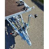 Remorque avec abaissement hydraulique