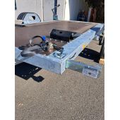 Remorque avec abaissement hydraulique