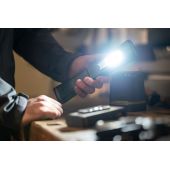 Lampe de travail professionnelle avec station de charge