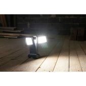 Projecteur de travail sur tr&eacute;pied